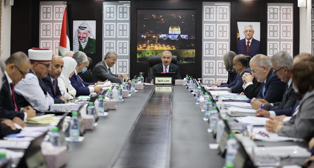 مجلس الوزراء خلال جلسته الأسبوعية اليوم الإثنين برئاسة رئيس الوزراء محمد اشتية